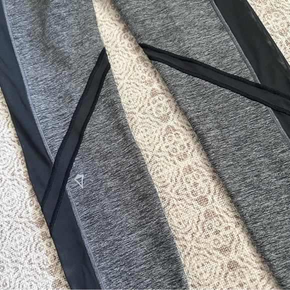 Ivivva Grey Mesh With Grace Leggings - Picture 6 of 8